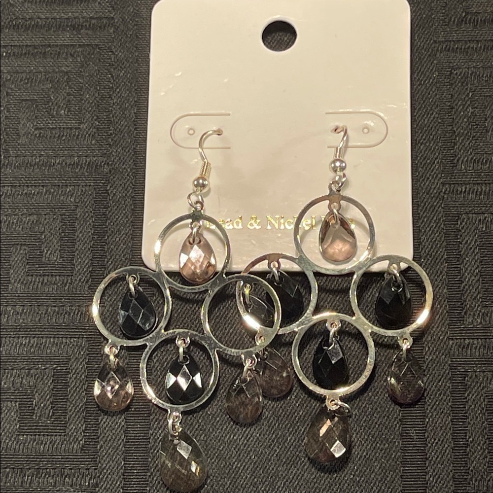 👋 NWT 3/$15 fashion dangling earrings